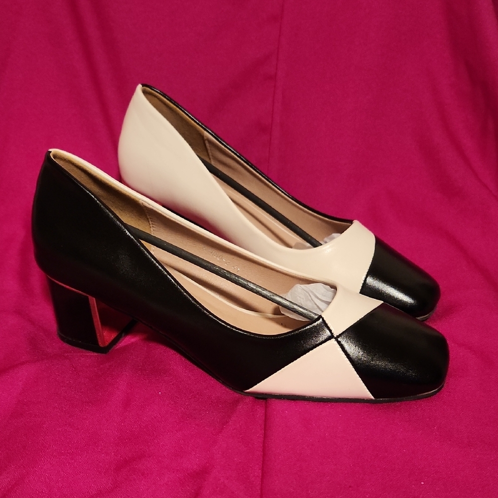 Elegant Black and Cream Women's Pumps